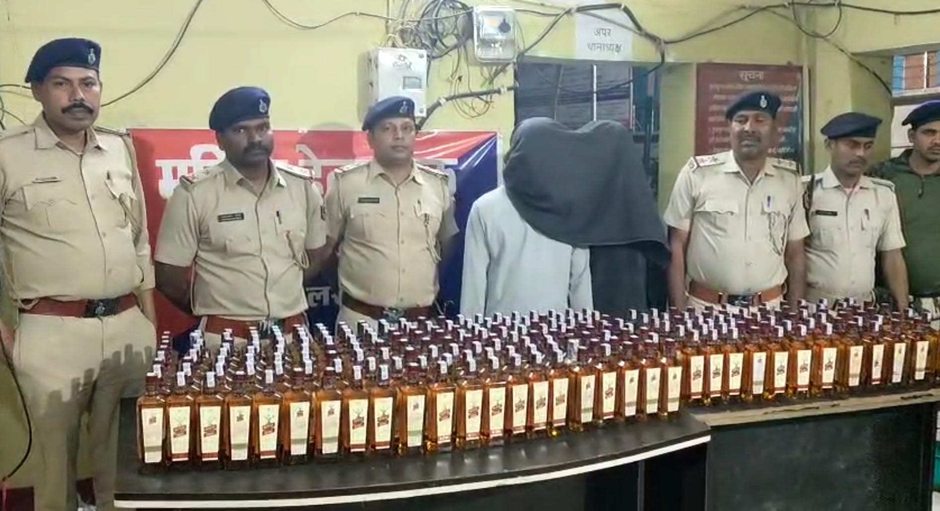90 लीटर विदेशी शराब के साथ दो तस्कर गिरफ्तार