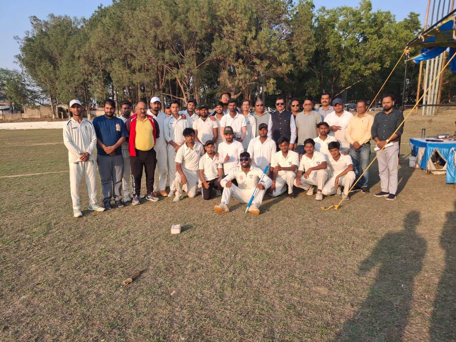 Cricket : निफ्ट, उषा मार्टिन, एसबीयू और बीआइटी लालपुर जीते