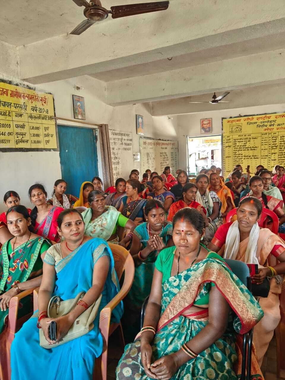 स्वयंसेवी शिक्षकों के लिए प्रशिक्षण कार्यक्रम