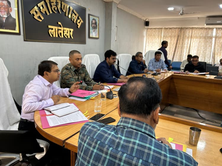 अफवाह फैलाया, तो होगी कार्रवाई: डीसी-एसपी