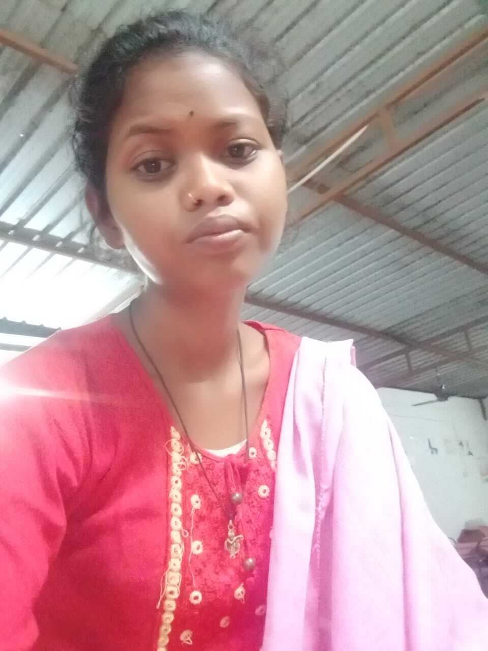 Dhanbad News : बाइक सवार जमादार ने युवतियों को मारा धक्का, एक की मौत, दो घायल, थाना में हंगामा