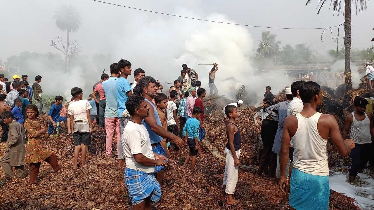 Madhubani News : शाॅर्ट सर्किट से घर में लगी आग, हजारों का नुकसान