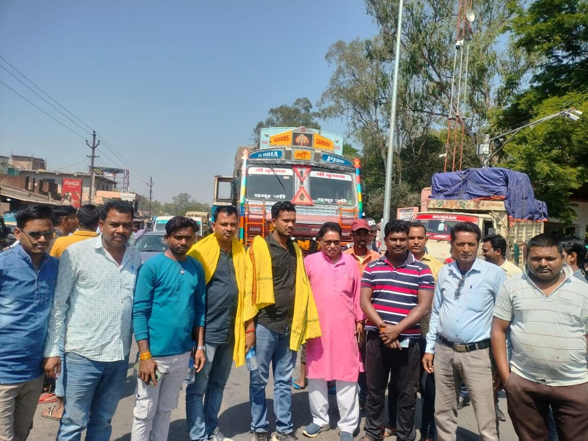 Bokaro News : भाजपा नेता अनिल टाइगर की हत्या के खिलाफ जगह-जगह रोड जाम