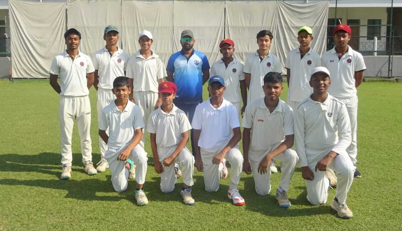 Chaibasa News : सिंहभूम चैलेंजर्स ने ब्लास्टर्स को 74 रनों से हराया