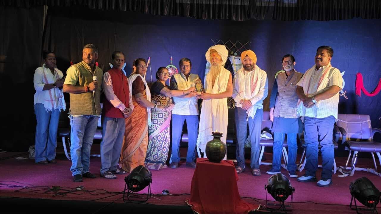 ranchi news : धर्मो रक्षति रक्षित: नाटक का मंचन, द्रौपदी का चीर हरण और भीष्म पितामह-कृष्ण के बीच संवाद दिखा