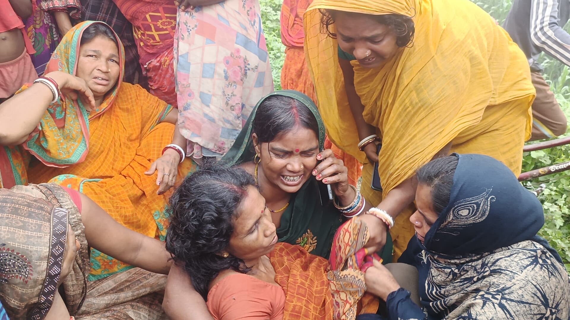 हाईवा ट्रक की चपेट में आने से अधेड़ की मौत