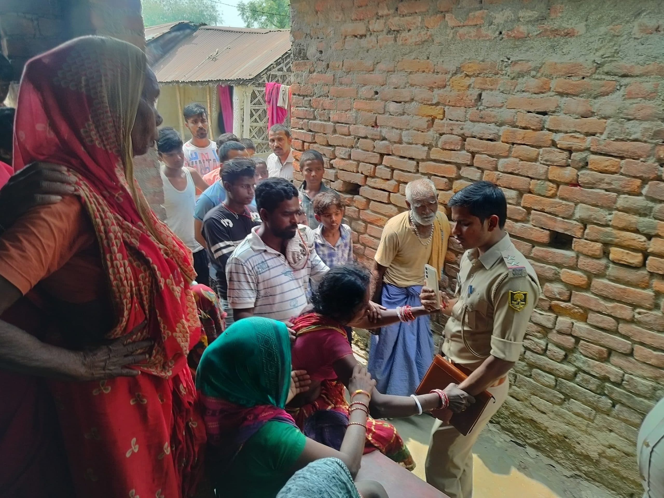 मुर्गा बनाने से किया मना तो चचेरे भाई ने चाकू घोंप कर ले ली जान