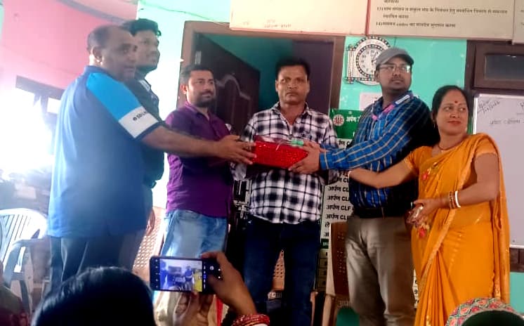 सम्मानित किये गये जीविका लेखापाल