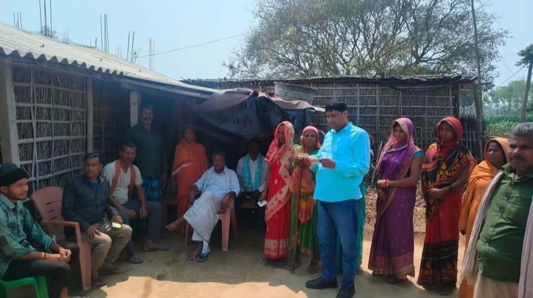 प्रधानमंत्री आवास योजना के लाभ के लिए महादलितों का सर्वेक्षण किया