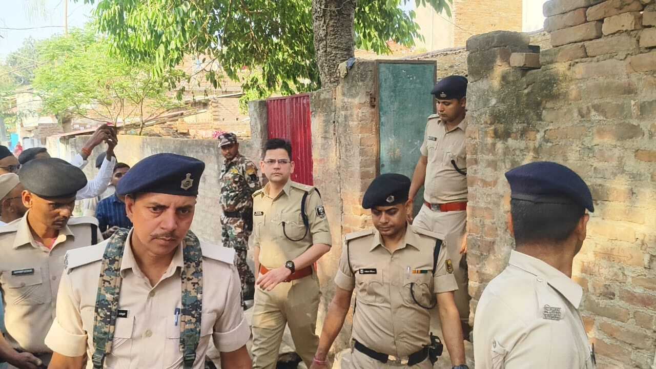 घर में घुसकर 13 वर्षीय बच्ची की कुल्हाड़ी से काट कर हत्या, मचा कोहराम