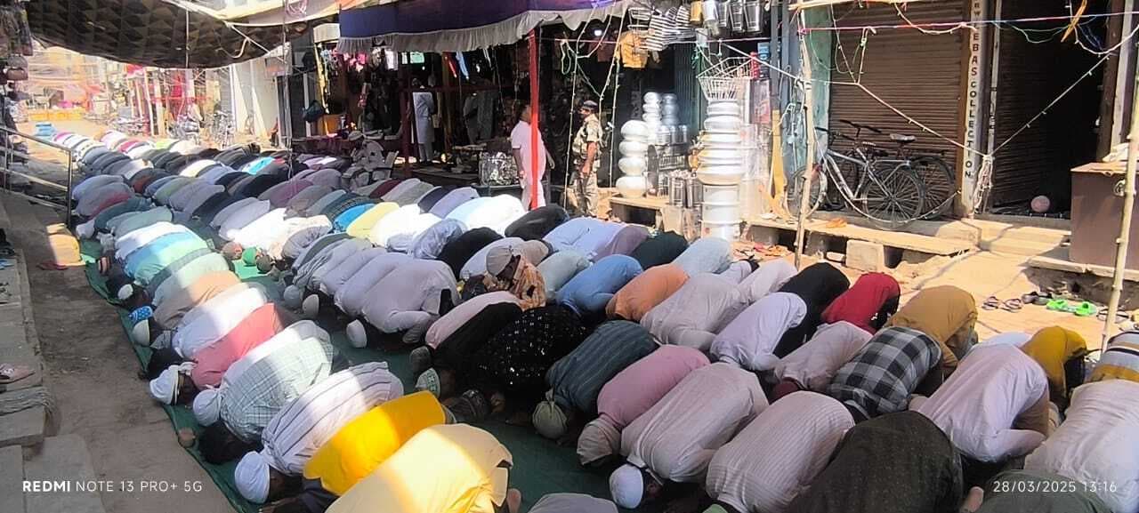 Deoghar news : अलविदा जुमे की नमाज में मांगी मधुपुर के लिए अमन चैन की दुआ