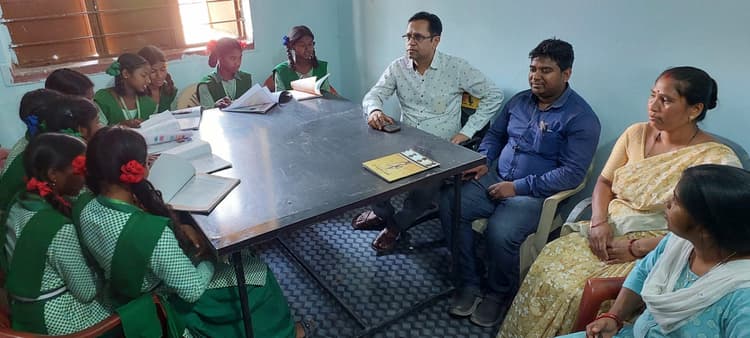 चंदवा पश्चिमी पंचायत में ज्ञान केंद्र का उदघाटन