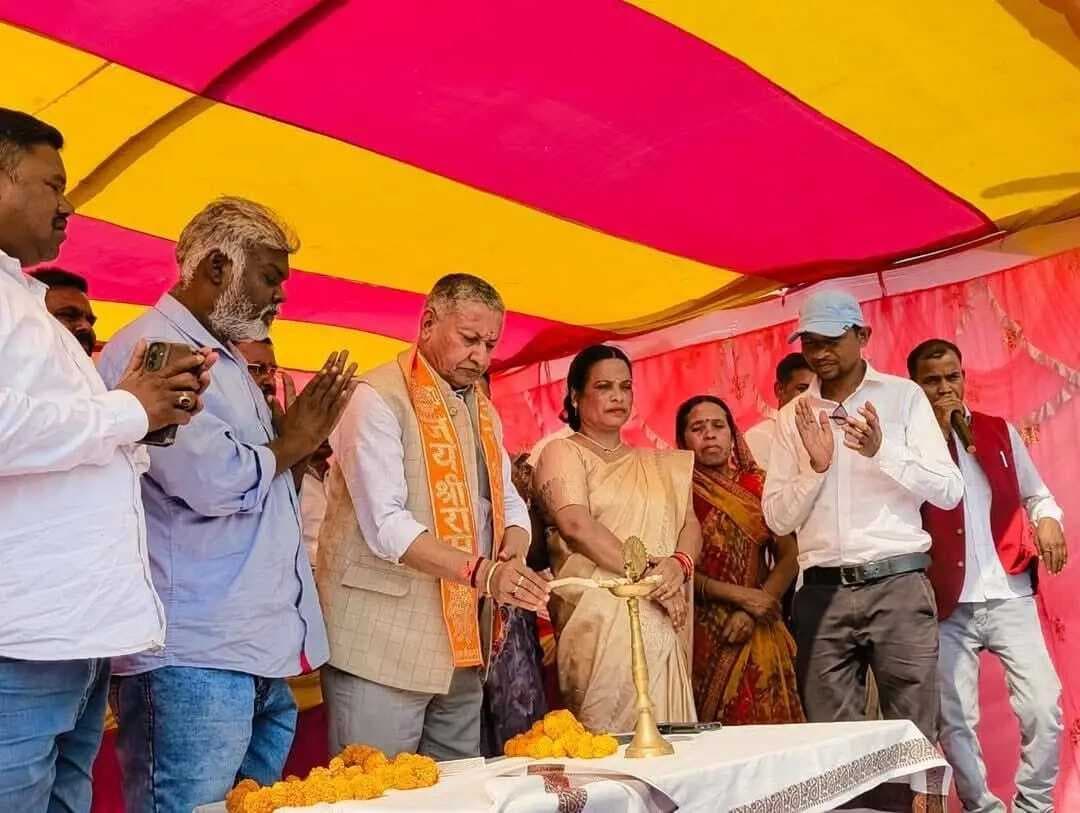 अंग्रेजी हुकूमत को हिलाया था शहीदों ने: सांसद