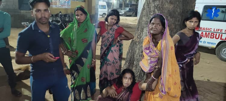 घर में घुसकर महिलाओं के साथ मारपीट