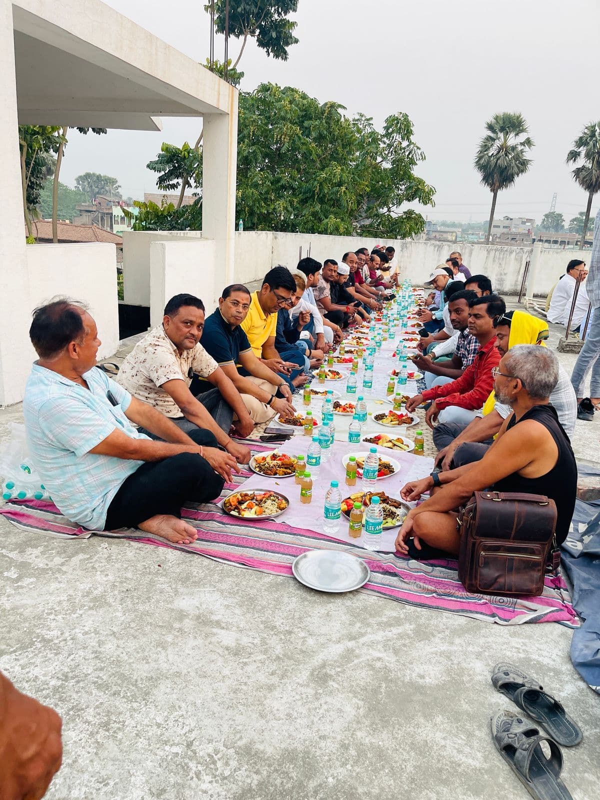 जुमे की नमाज बाद माड़र व सैदपुर में इफ्तार पार्टी का हुआ आयोजन