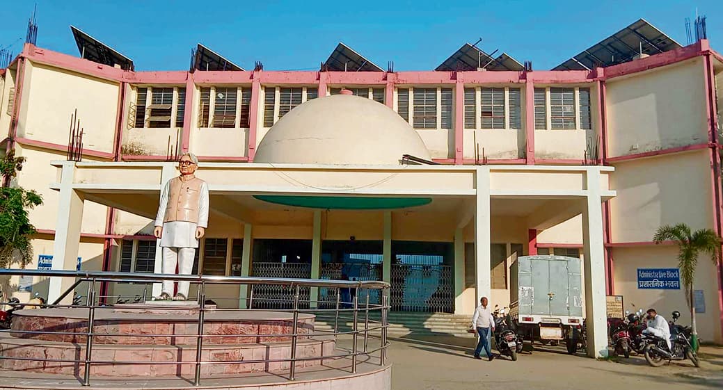 Chhapra News : आज से कॉलेजों में बंटेगा फर्स्ट सेमेस्टर की परीक्षा का एडमिट कार्ड