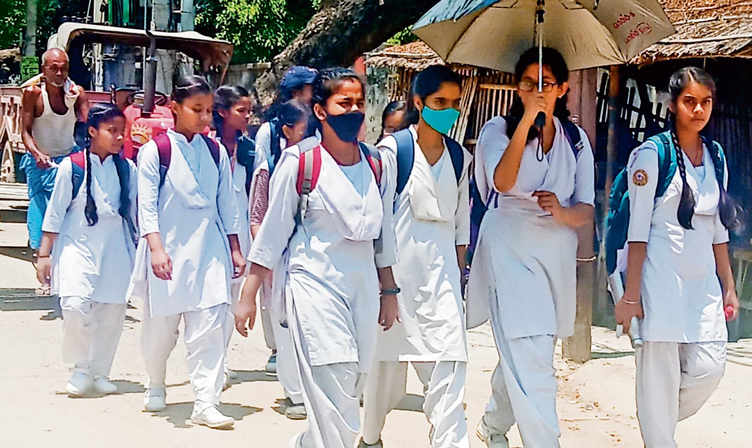 Chhapra News : सारण में 37 डिग्री हुआ तापमान, कड़ी धूप में बीमार पड़ रहे लोग