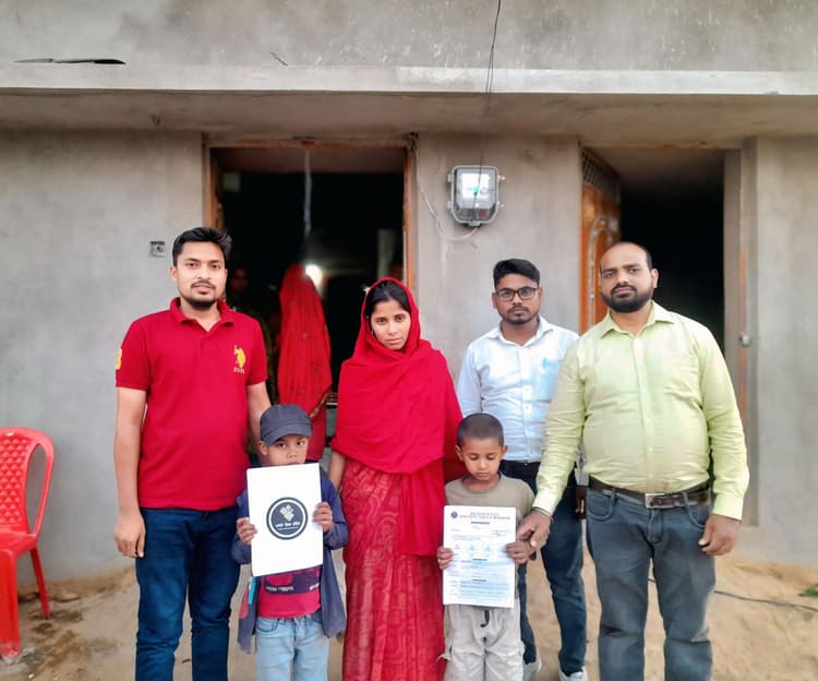 Gaya News : दुख की घड़ी में मिसाल बने क्वेटी विद्या मंदिर के संचालक सौरभ रंजन