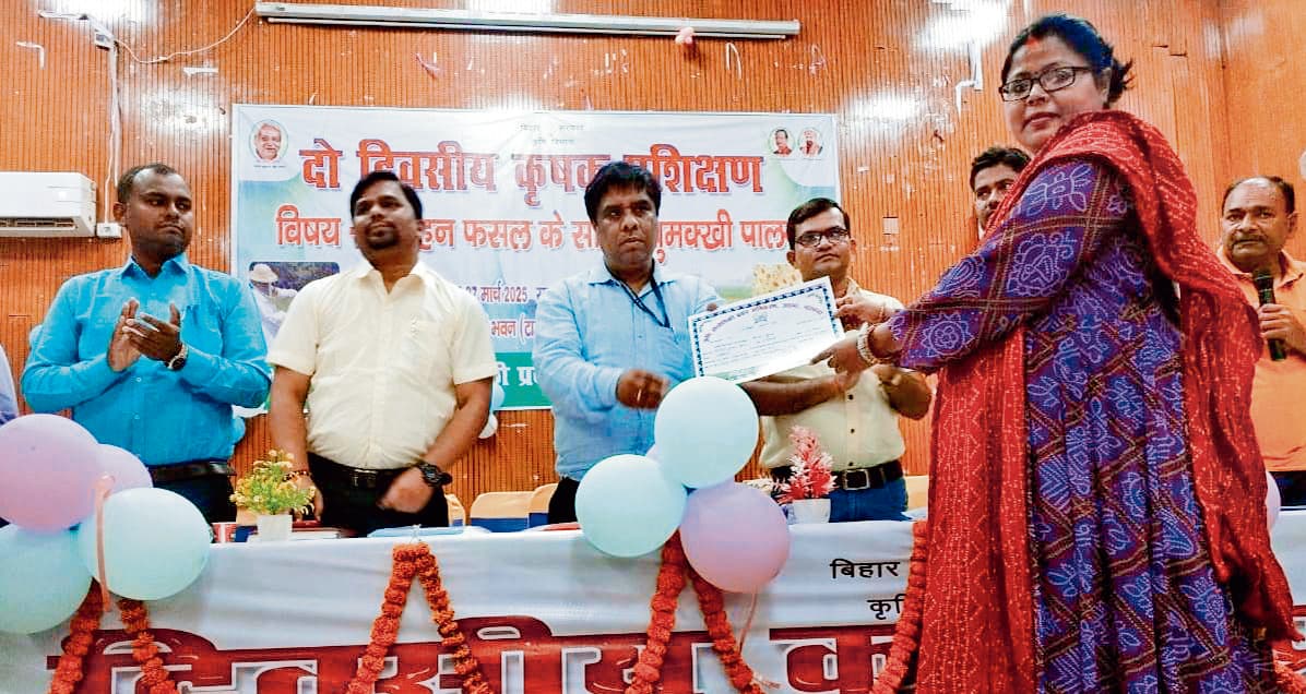 तिहलन के साथ मधुमक्खी पालन कर आमदनी दुगनी से तिगुनी करें किसान : डीएओ