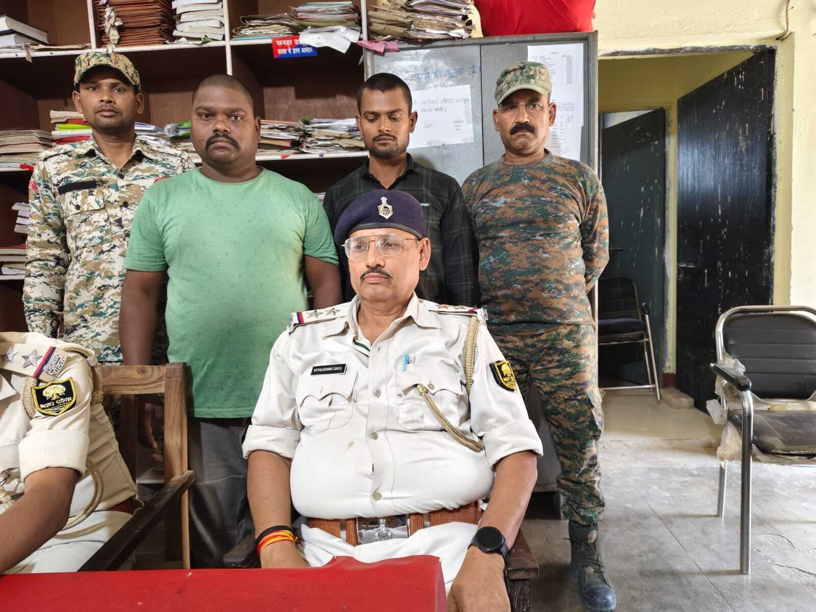 Gaya News : अवैध कोयला लदे दो ट्रक जब्त, चालक गिरफ्तार