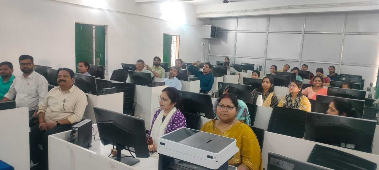 Giridih News :नये सत्र में गुणवत्तापूर्ण पढ़ाई का रोडमैप तैयार