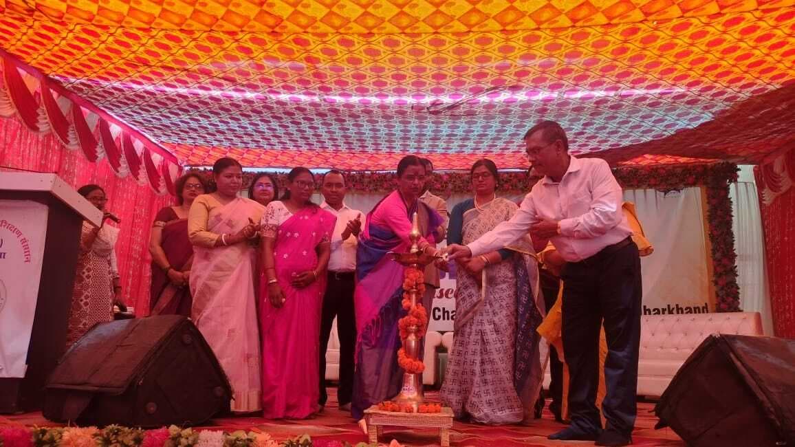 Jamshedpur news. 40 शिक्षकों और प्राध्यापकों ने प्रस्तुत किये शोध-पत्र