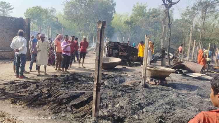 शॉर्ट सर्किट से दो दर्जन घर जले, लाखों की हुई क्षति