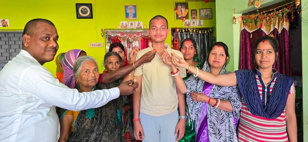 प्रियांशु ने 487 अंक प्राप्त कर राज्य में तीसरा स्थान लाया