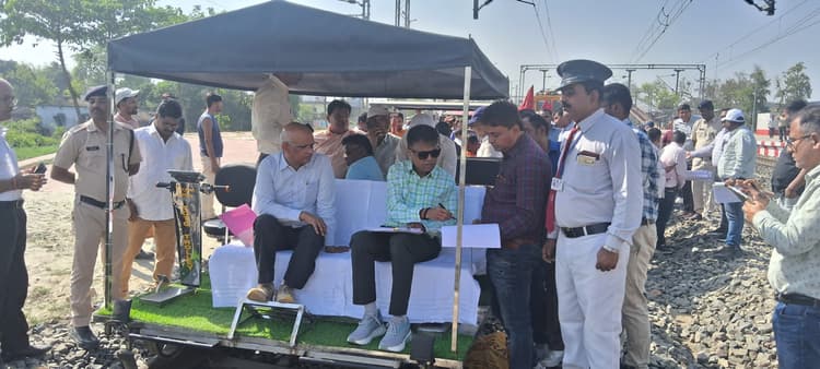 90 की स्पीड से ट्रैक पर दौड़ी ट्रायल स्पेशल ट्रेन