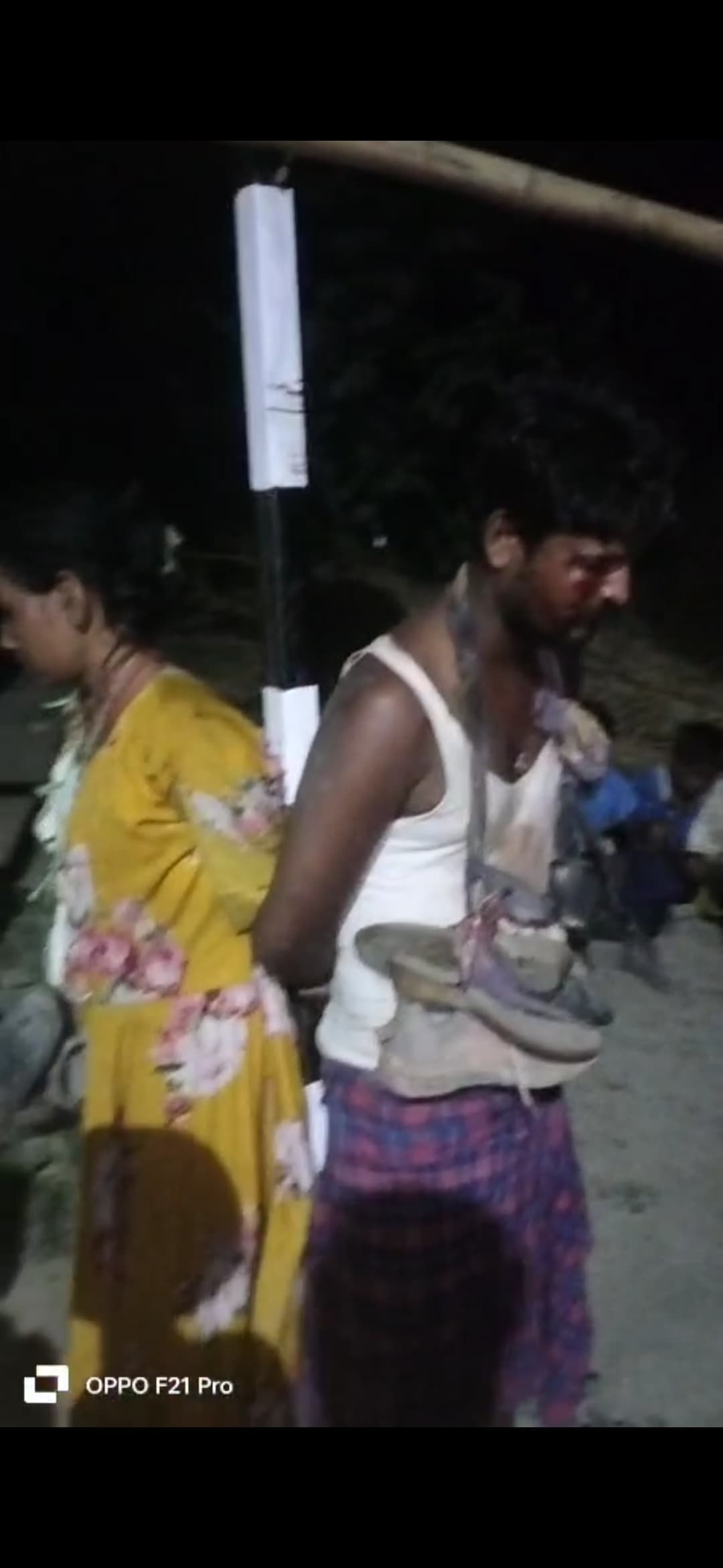 युवक को चार बच्चों की मां से प्रेम करना पड़ा भारी, बांध कर ग्रामीणों ने पीटा