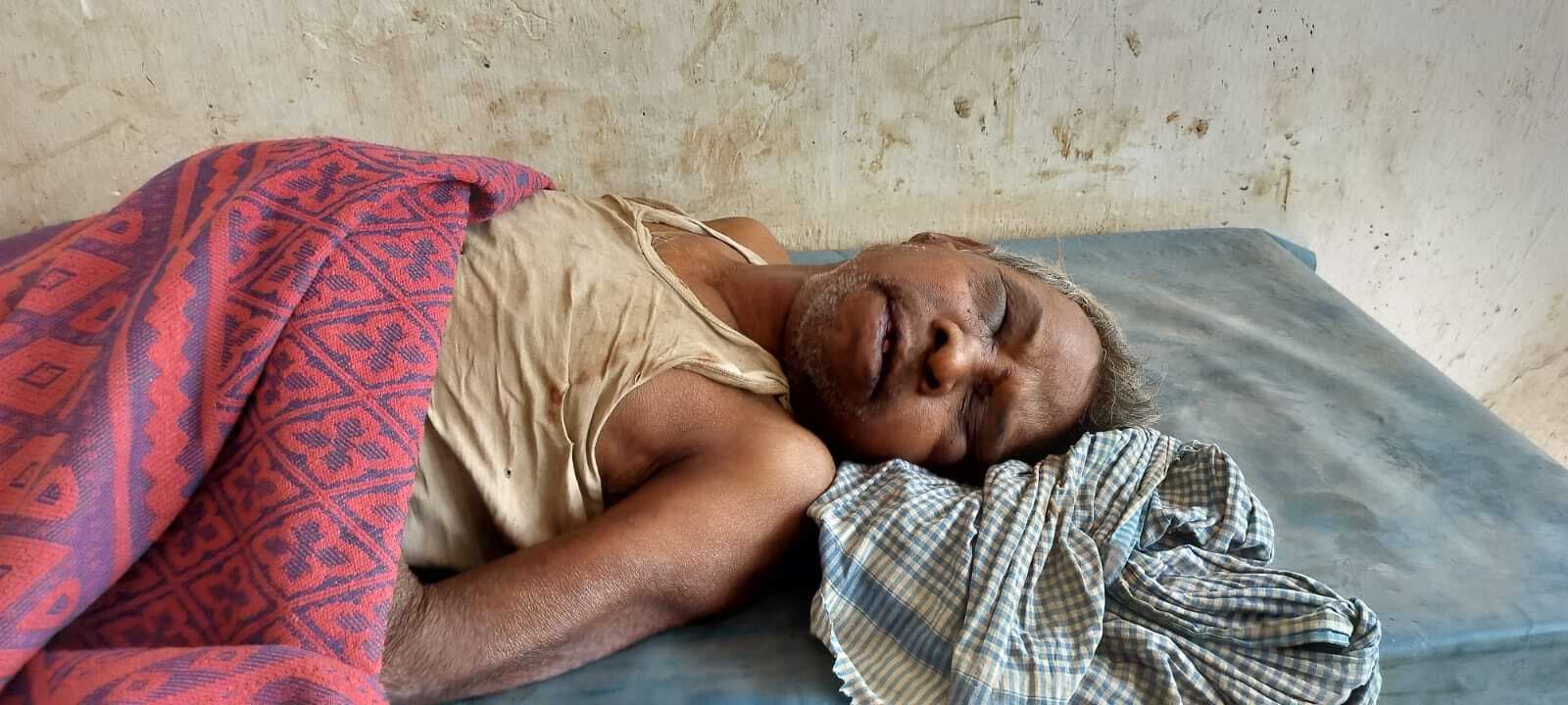 मनिका में वृद्ध को पीट-पीटकर मार डाला