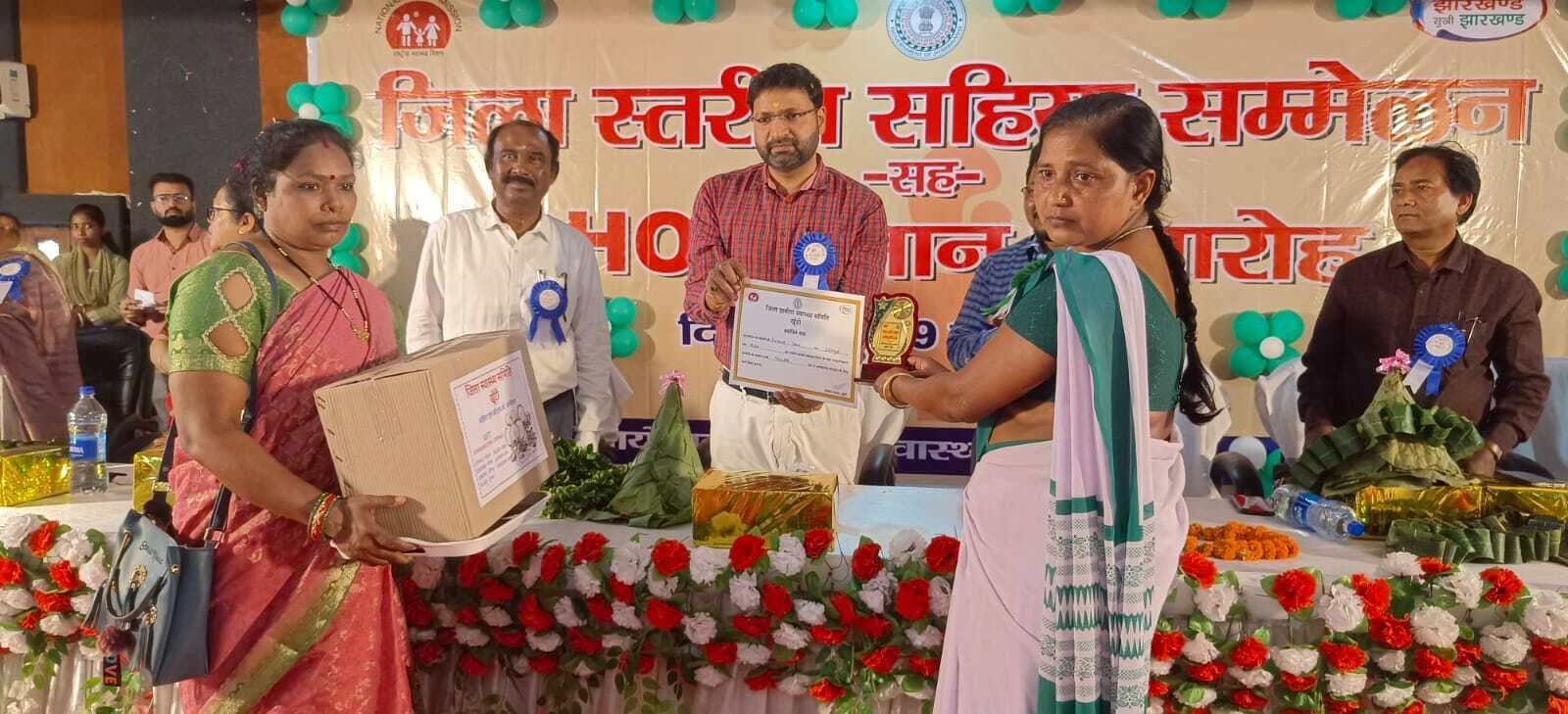 स्वास्थ्य विभाग की रीढ़ हैं सहिया व सीएचओ : उपायुक्त