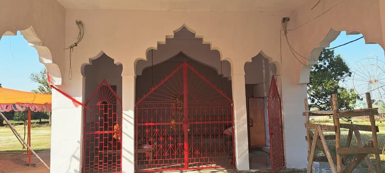 दुर्गामंदिर सज धज कर तैयार, आज होगी कलश स्थापना