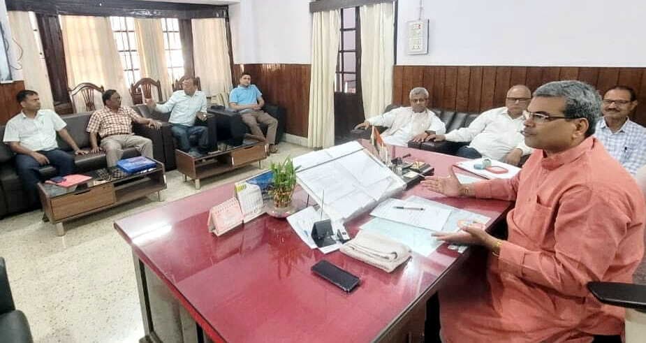 कक्षा से बिना वजह गायब रहने वाले छात्रों का होगा नामांकन रद्द