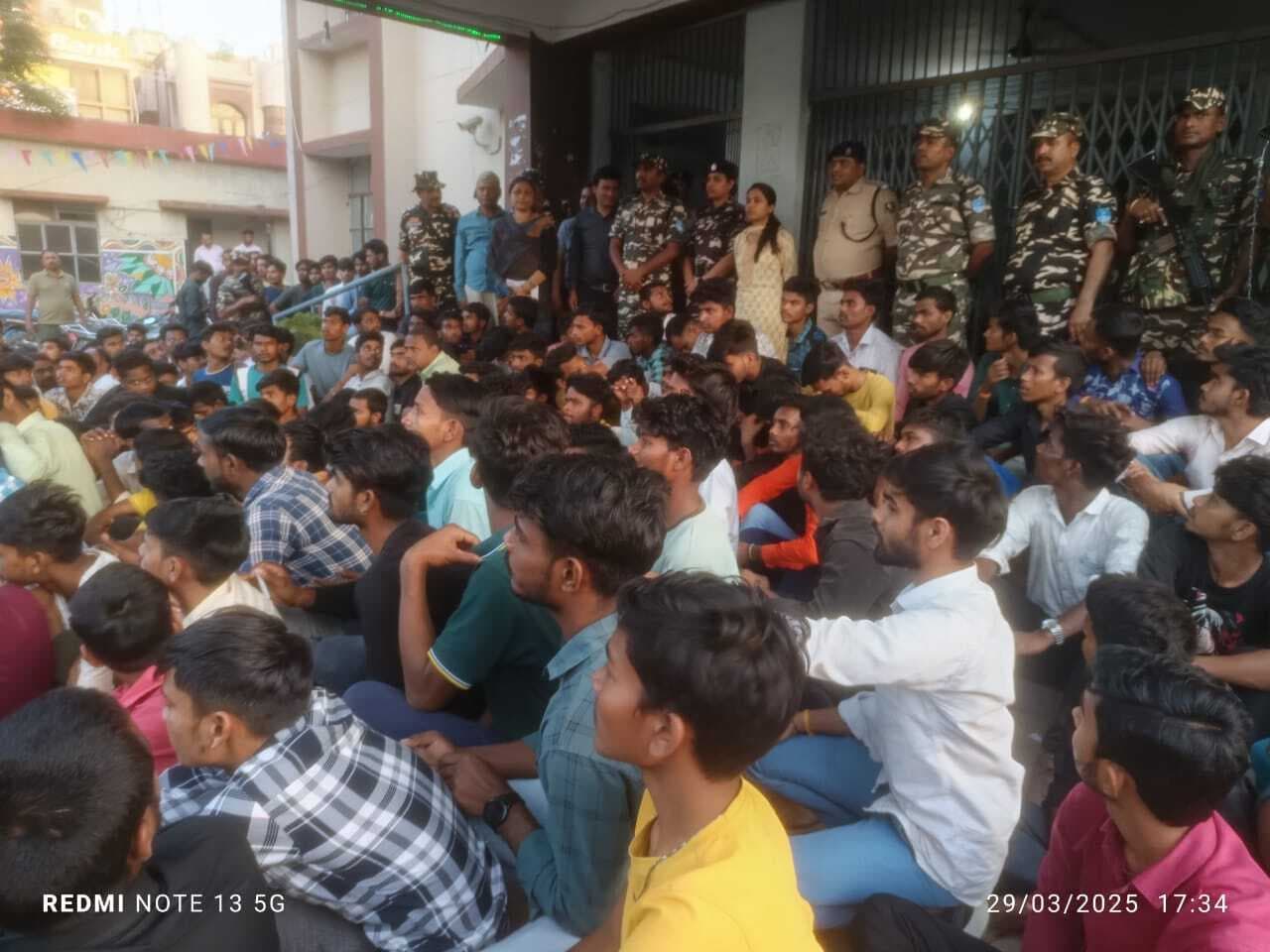 नौकरी का झांसा देकर रक्सौल बुलाये गये 400 बच्चों को किया गया रेस्क्यू