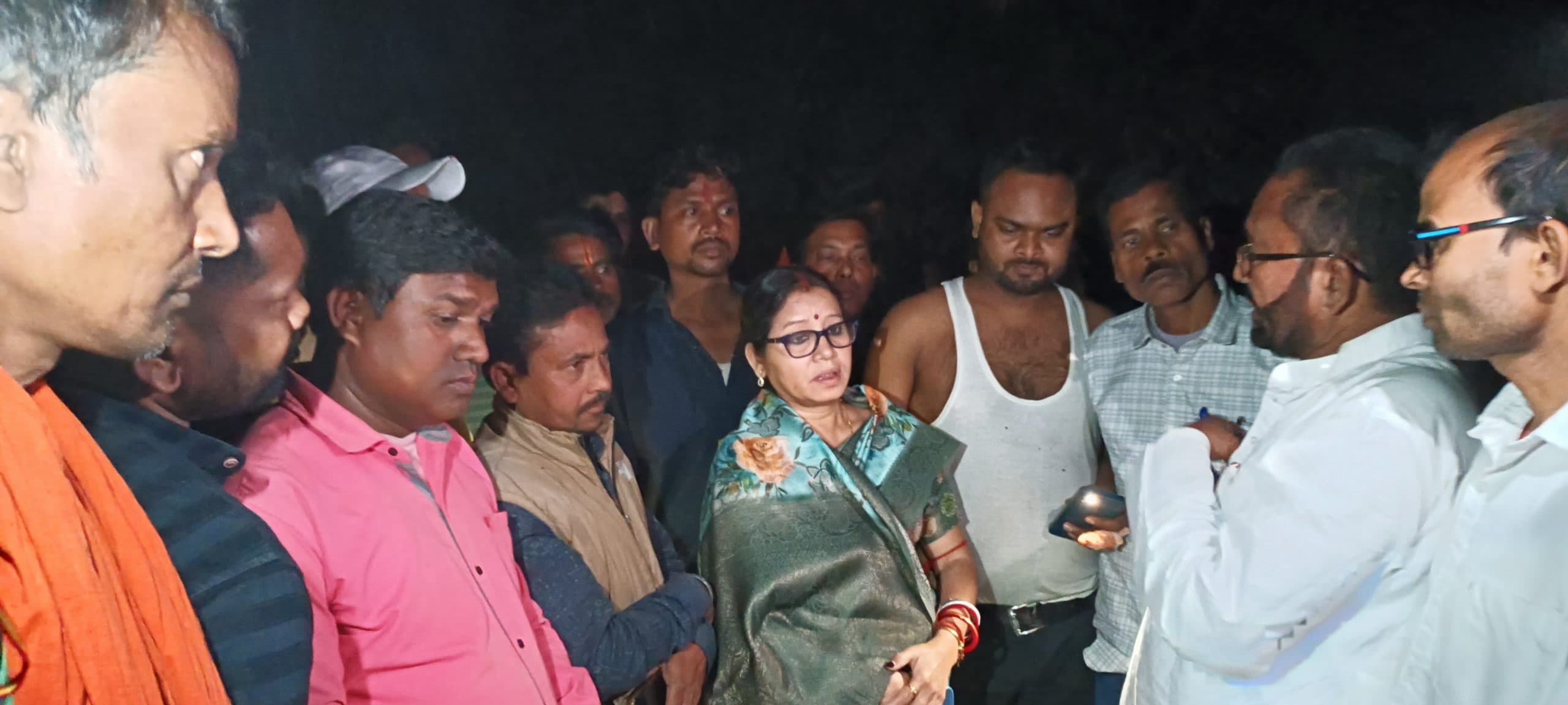 Dhanbad News: पलानी में कार के धक्के से वृद्ध की मौत, रोड जाम