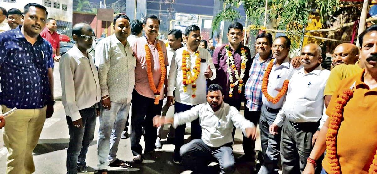 Rourkela News: सदानंद साहू अध्यक्ष, राजकिशोर प्रधान राउरकेला वकील संघ के उपाध्यक्ष निर्वाचित