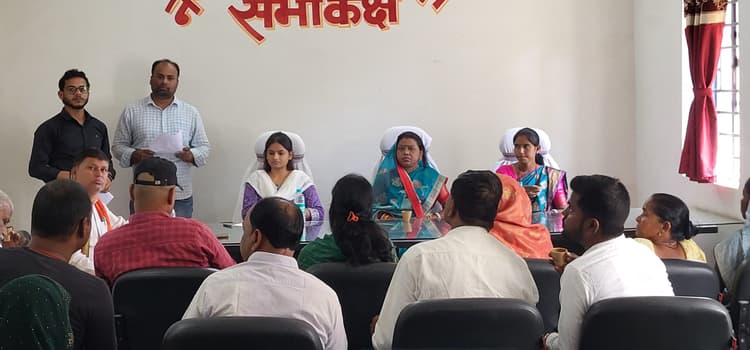 धमदाहा नपं ने वर्ष 2025-26 के लिए पेश किया 53 करोड़ रुपये का बजट