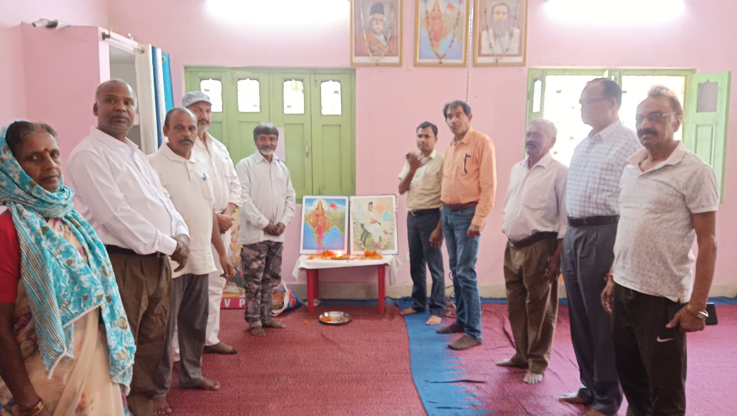 अप्रैल और मई में संपर्क अभियान चलाने का निर्णय