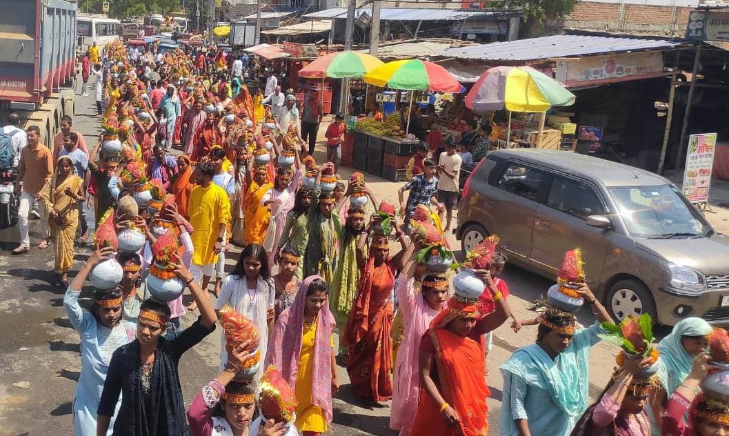 कलश शोभायात्रा के साथ 9 दिवसीय शिव महापुराण की कथा प्रारंभ
