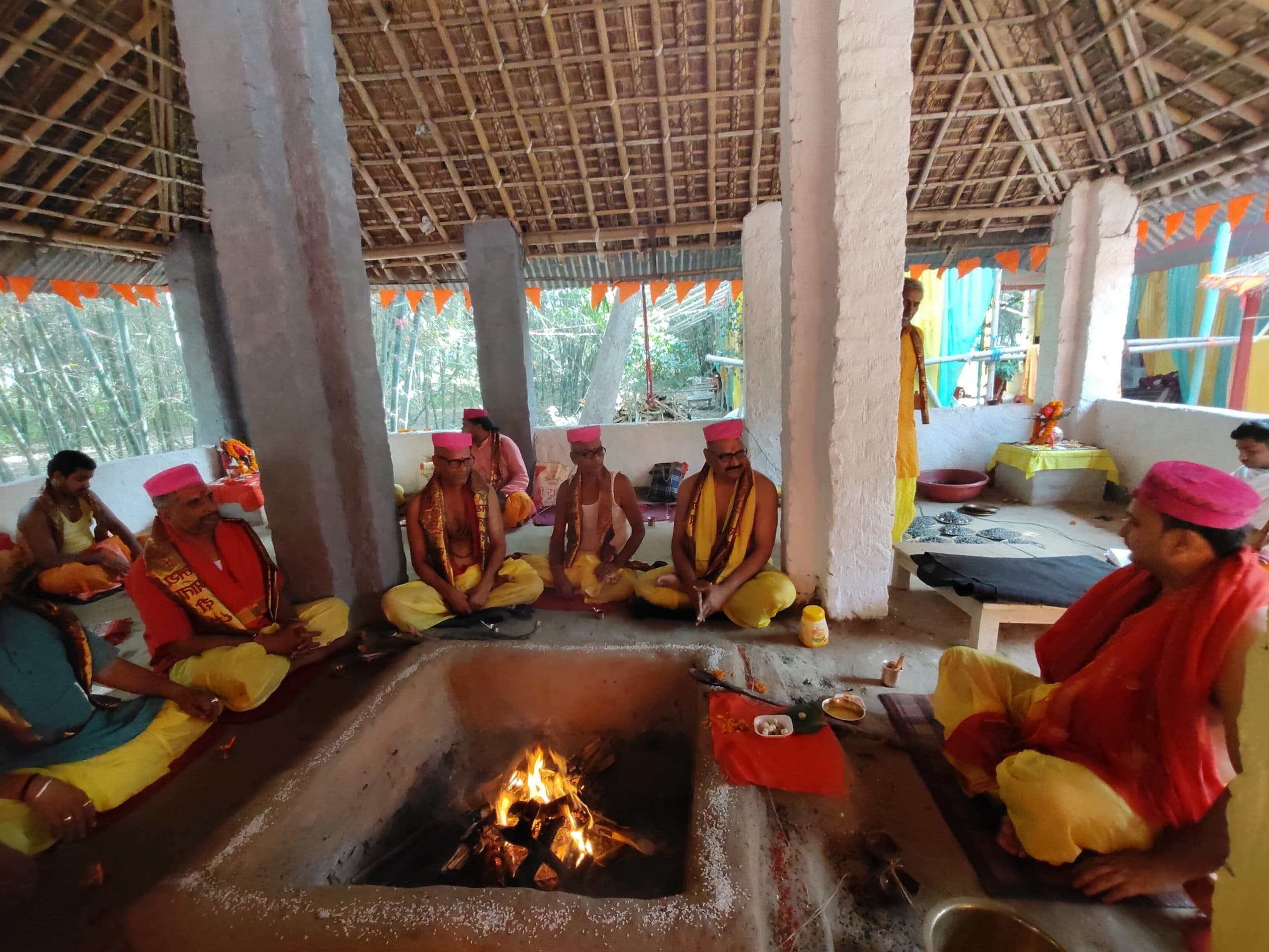 बाबा पीठ कर्णपुर कालीधाम में सहस्त्र चंडी महायज्ञ शुरू