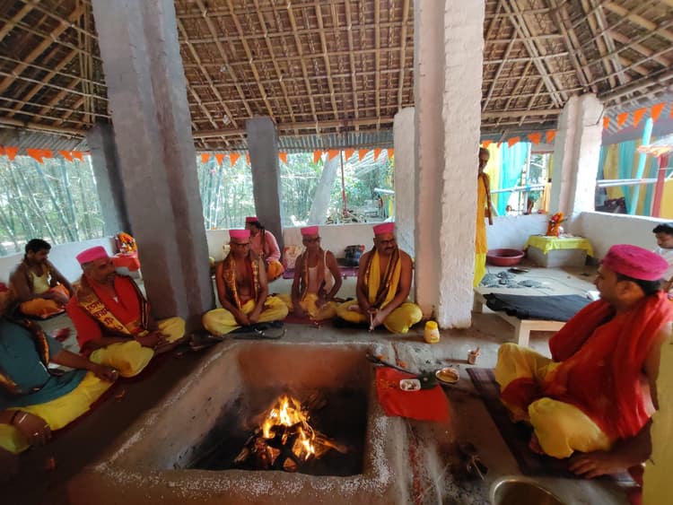 बाबा पीठ कर्णपुर कालीधाम में सहस्त्र चंडी महायज्ञ शुरू