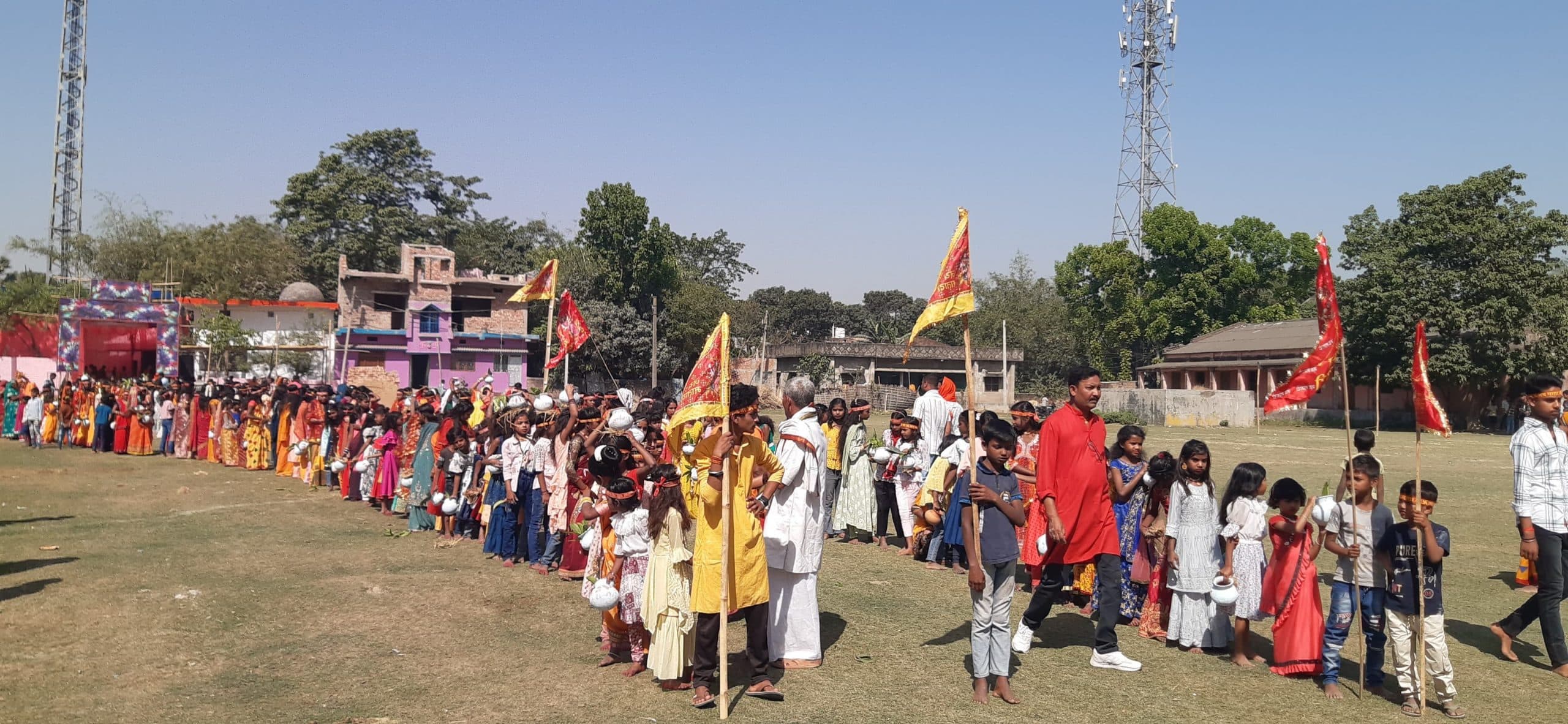 छोटा रघुनाथपुर चैती दुर्गा मंदिर से भव्य कलश शोभा यात्रा निकाली गयी