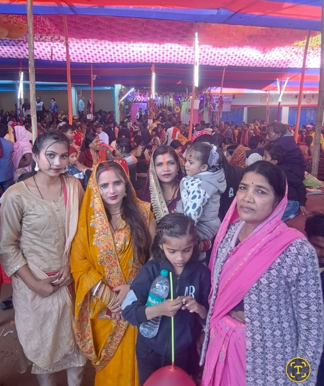 मां शैलपुत्री की पूजा-अर्चना कर सुख-समृद्धि का आशीर्वाद मांगा