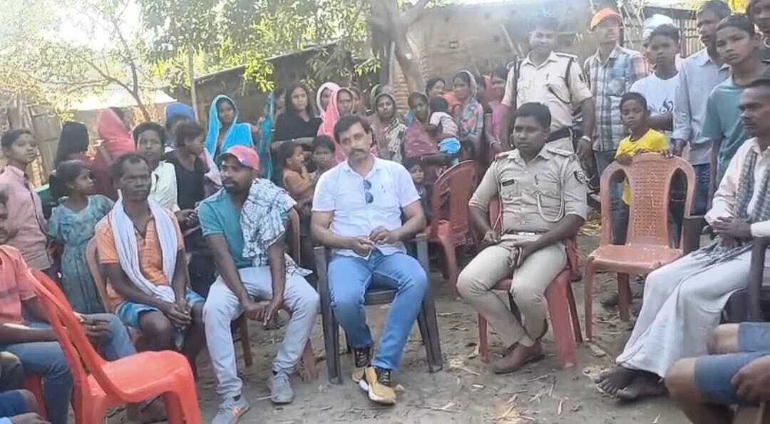 रामनवमी का झंडा नहीं लगाये देने मामले का पुलिस ने कराया समाधान