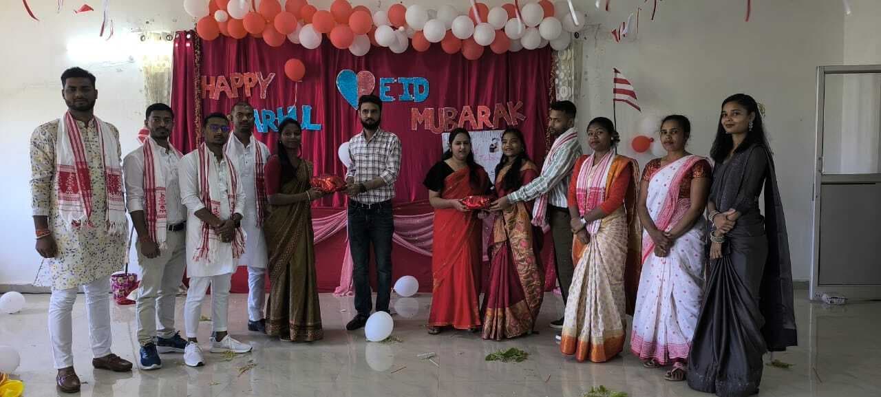 नर्सिंग एंड फार्मेसी कॉलेज में सरहुल व ईद मिलन समारोह