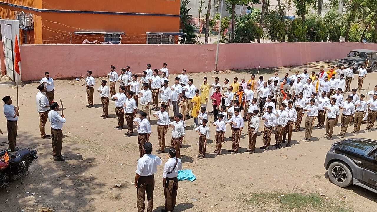 शेरघाटी में आरएसएस का वर्ष प्रतिपदा उत्सव व पथ संचलन पूरा