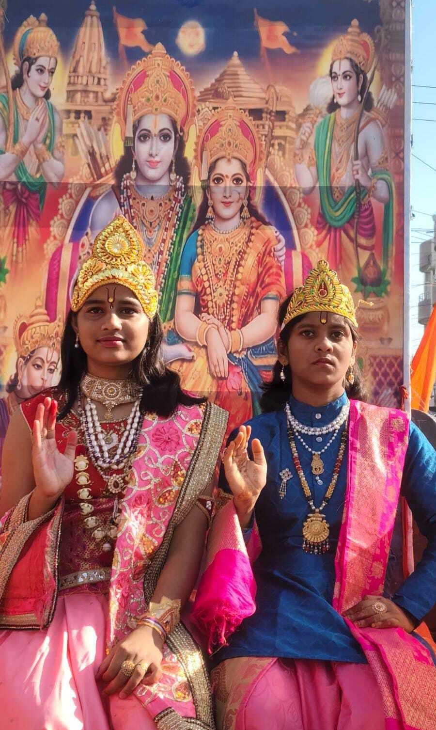 हिंदू नववर्ष पर छात्र-छात्राओं ने निकाली प्रभात फेरी