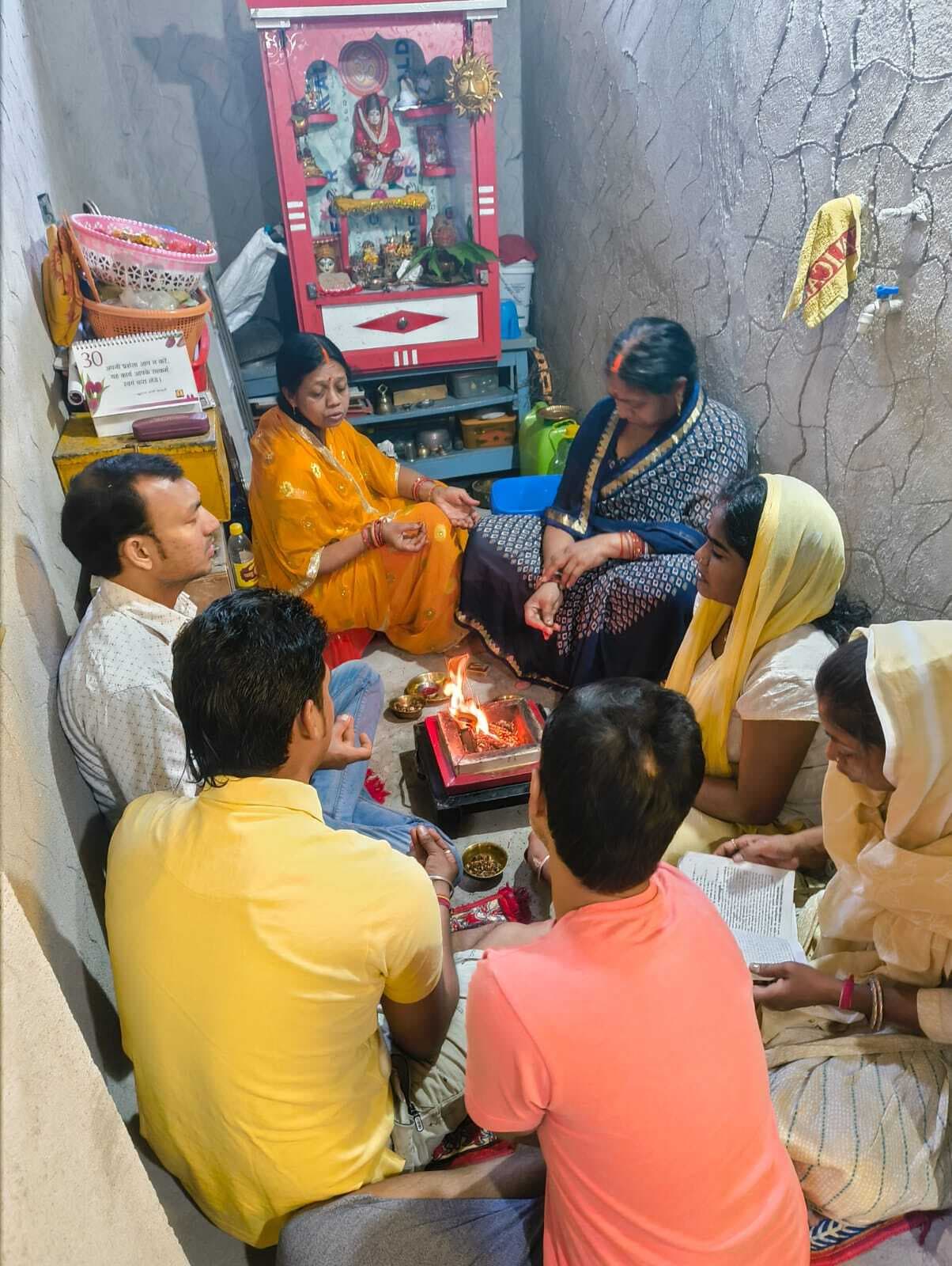 टेउसा गायत्री महिला मंडल व गायत्री परिवार ने किया हवन-पूजन