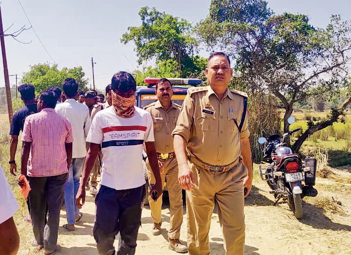 Gopalganj News  : मां के डांटने पर युवती ने लगायी फांसी, परिजनों ने छोटी गंडक के किनारे फेंक दिया शव